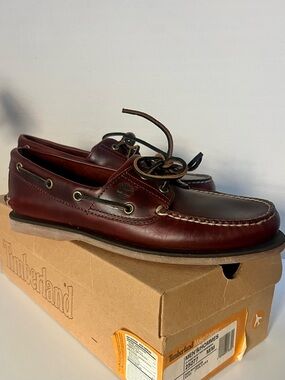Barely worn men’s Timberland brown leather boat shoes, size 8.5